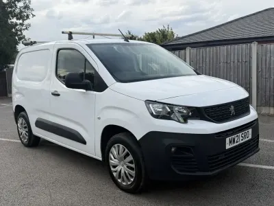 Used Peugeot Partner 131 HP (96 kW) 2021 White MPV