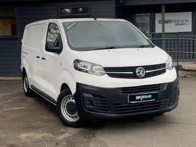 Używany Vauxhall Vivaro Edition 120 KM (88 kW) 2020 Biały Minivan