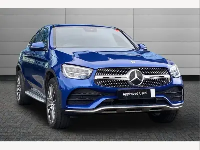 Begagnad Mercedes GLC300e AMG Line Premium 320 HK (235 kW) 2023 Blå Sportkupé