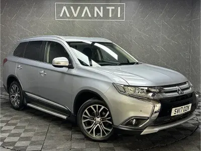 Usado Mitsubishi Outlander 147 HP (108 kW) 2017 Prateado SUV