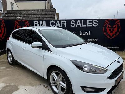 Used Ford Focus Zetec 125 HP (91 kW) 2015 White Hatchback