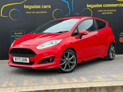Begagnad Ford Fiesta ST-Line 100 HK (73 kW) 2017 Röd Halvkombi