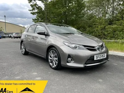 Used Toyota Auris Hybrid 136 HP (100 kW) 2013