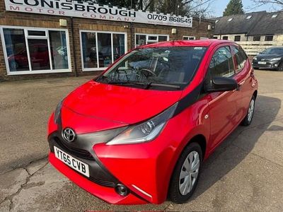 Used Toyota Aygo 69 HP (50 kW) 2015 Red Hatchback