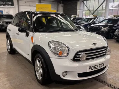 Begagnad Mini Cooper D 2012 Vit Halvkombi