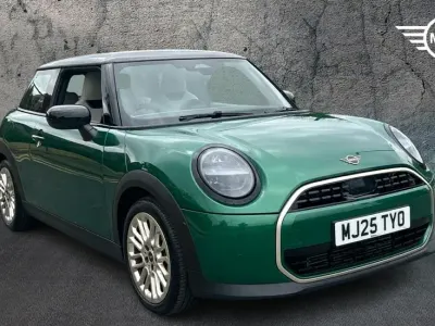 Used Mini Cooper Hatch 113 kW (154 HP) 2025 Green Hatchback