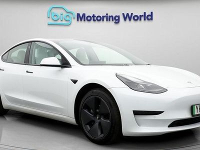 Used Tesla Model 3 Standard Range Plus 222 kW (302 HP) 2021 White Sedan
