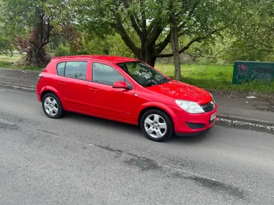 Usado Vauxhall Astra Club 2008 Rojo Utilitario