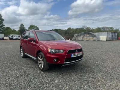 Usado Mitsubishi Outlander 174 HP (127 kW) 2012 Vermelho SUV