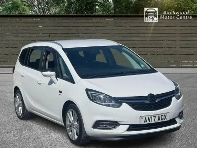 Used Vauxhall Zafira Tourer SRi 140 HP (102 kW) 2017 White MPV