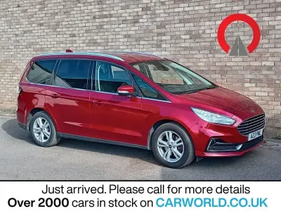 Begagnad Ford Galaxy Titanium 150 HK (110 kW) 2021 Röd Minibuss