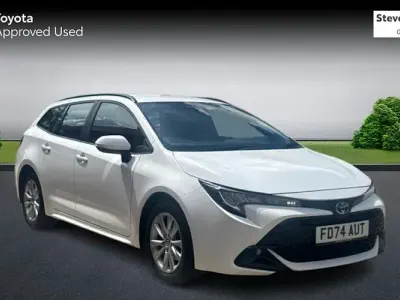Used Toyota Corolla 140 HP (102 kW) 2024 White Estate