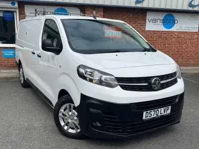 Używany Vauxhall Vivaro S 100 KM (73 kW) 2020 Biały Minivan