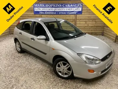 Used Ford Focus Ghia 99 HP (72 kW) 2002 Silver Hatchback