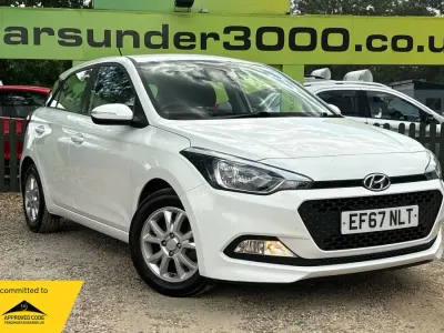 Used Hyundai i20 SE 84 HP (61 kW) 2017 White Hatchback