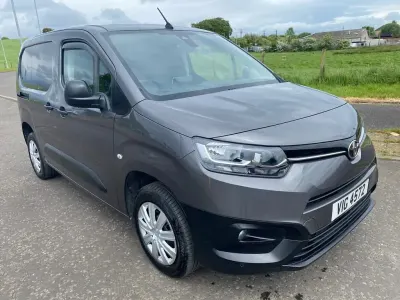 Gebraucht Toyota Proace 120 PS (88 kW) 2021 Grau Van / Kleinbus