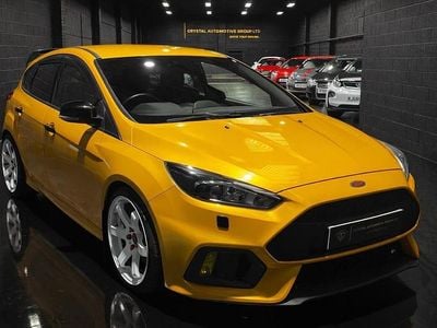 Used Ford Focus ST 300 HP (220 kW) 2017 Yellow Hatchback