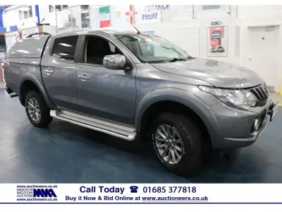 Usado Mitsubishi L200 180 HP (132 kW) 2018 Cinzento Pickup