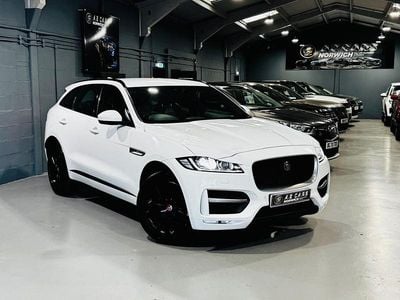 Begagnad Jaguar F-Pace R-Sport 180 HK (132 kW) 2019 Vit SUV