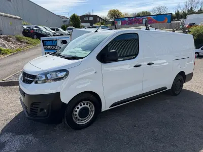 Used Vauxhall Vivaro 100 HP (73 kW) 2021 White MPV