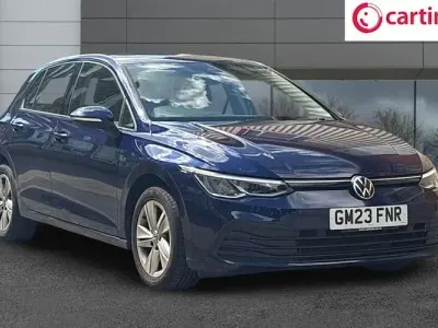 Used VW Golf VIII Life 150 HP (110 kW) 2023 Blue Hatchback