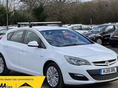 Used Vauxhall Astra Excite 2015 White Hatchback
