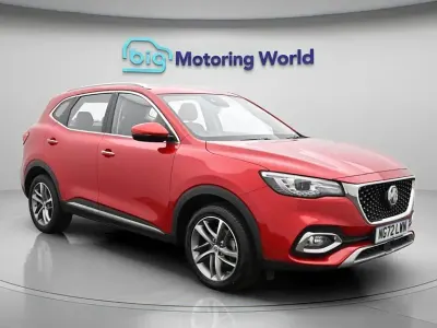 Begagnad MG HS 2023 Röd SUV