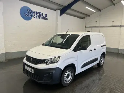 Used Peugeot Partner Premium 102 HP (75 kW) 2023 White MPV