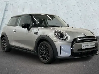 Begagnad Mini Cooper Classic 134 HK (98 kW) 2023 Silver Halvkombi
