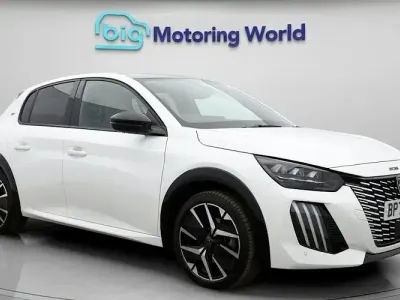 Second-hand Peugeot 208 GT 102 CP (75 kW) 2024 Alb Hatchback