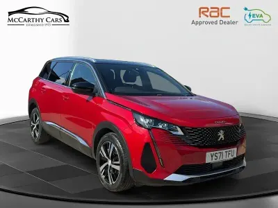 Usado Peugeot 5008 GT 130 HP (95 kW) 2022 Vermelho SUV