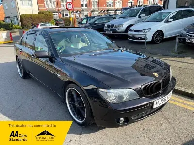 Usado BMW 750 Sport Line 2006 Rojo Berlina