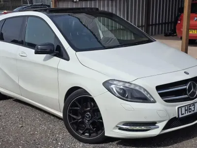 Usado Mercedes B180 2013 Branco Monovolume