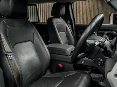 Used Land Rover Defender S 300 HP (220 kW) 2022 Black SUV