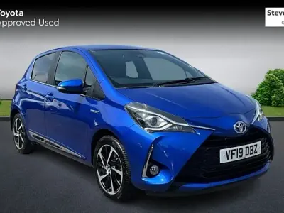Used Toyota Yaris Hybrid 101 HP (74 kW) 2019 Blue Hatchback