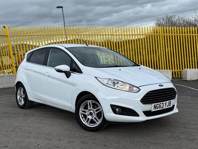 Used Ford Fiesta Zetec 82 HP (60 kW) 2014 White Hatchback