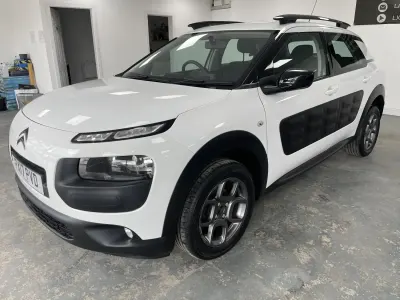 Używany Citroën C4 Cactus Feel 82 KM (60 kW) 2017 Biały Hatchback