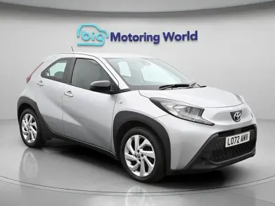 Begagnad Toyota Aygo X PURE 72 HK (52 kW) 2022 Silver SUV