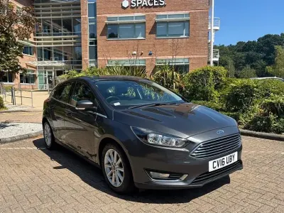 Used Ford Focus Titanium 100 HP (73 kW) 2016 Grey Hatchback