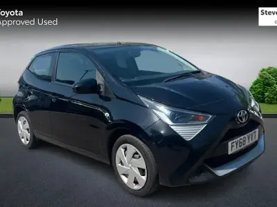 Used Toyota Aygo X-play 72 HP (52 kW) 2018 Black Hatchback
