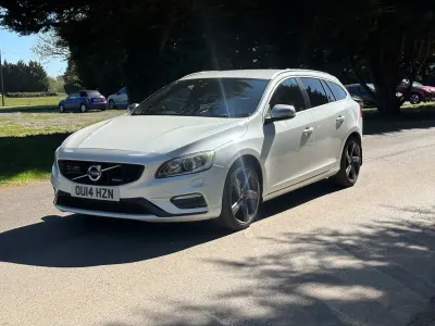 Usado Volvo V60 R-Design 197 CV (144 kW) 2014 Blanco Familiar