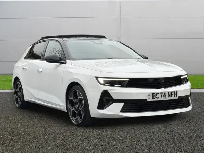Used Vauxhall Astra Ultimate 130 HP (95 kW) 2025 White Hatchback