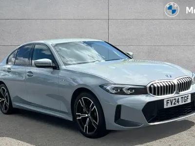 Begagnad BMW 330e M Sport 288 HK (211 kW) 2024 Grå