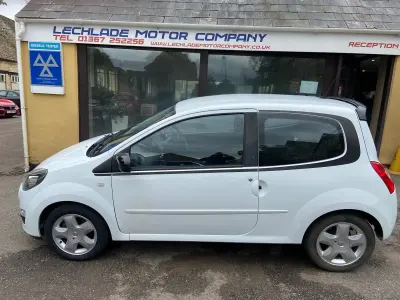Used Renault Twingo Dynamique 75 HP (55 kW) 2012 White Hatchback