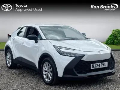 Used Toyota C-HR 140 HP (102 kW) 2024 White SUV