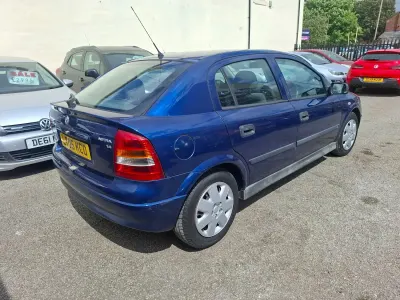 Used Vauxhall Astra 90 HP (66 kW) 2005 Blue Hatchback