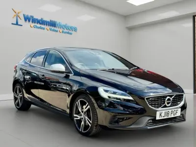 Usado Volvo V40 R-Design 150 HP (110 kW) 2018 Preto Citadino