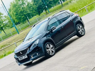Usado Peugeot 2008 Allure Premium 2019 Negro SUV