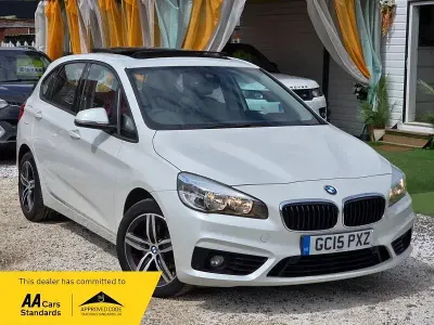 Used BMW 220 Sport Line 2015 White Hatchback