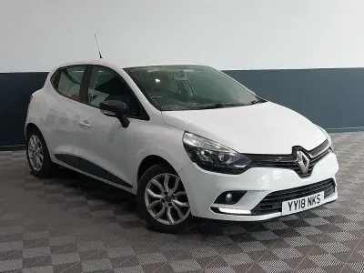 Gebraucht Renault Clio IV Play 75 PS (55 kW) 2018 Weiß Kleinwagen